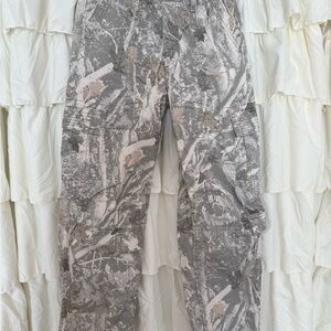 Abercrombie Kids Baggy Cargos - Light Camo size 11/12